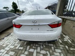 Lexus ES 350 FWD 2013 White