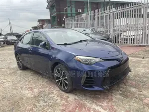 Toyota Corolla SE (1.8L 4cyl 6M) 2018 Blue