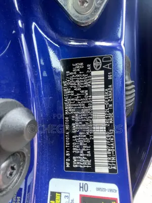 Toyota Corolla SE (1.8L 4cyl 6M) 2018 Blue