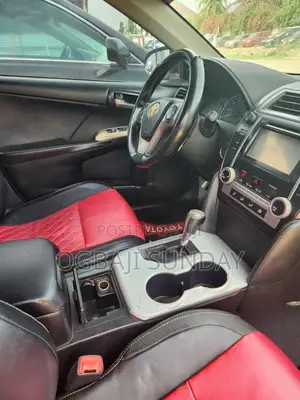 Toyota Camry SE 4dr Sedan (2.5L 4cyl 6A) 2012 Red