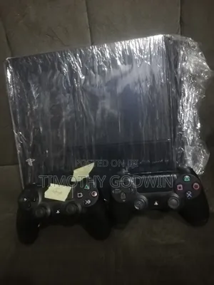 Ps4 Fat Uk Used With Game and 2 Controllers