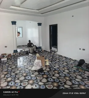 2bdrm Block of Flats in Ugbolokposo, Warri for rent