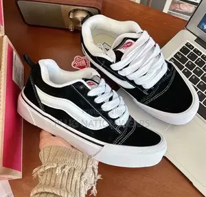 Vans Sneakers