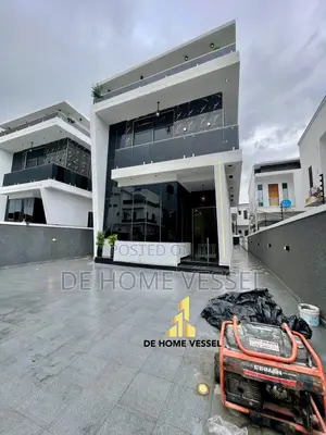 5bdrm Duplex in Sangotedo for sale