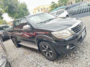 Toyota Hilux 2013 Black
