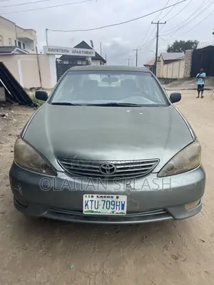 Toyota Camry 2004 Gray