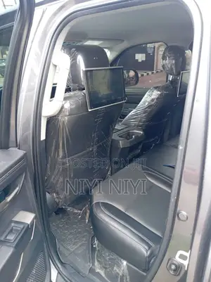 Toyota Tundra 2022 Black