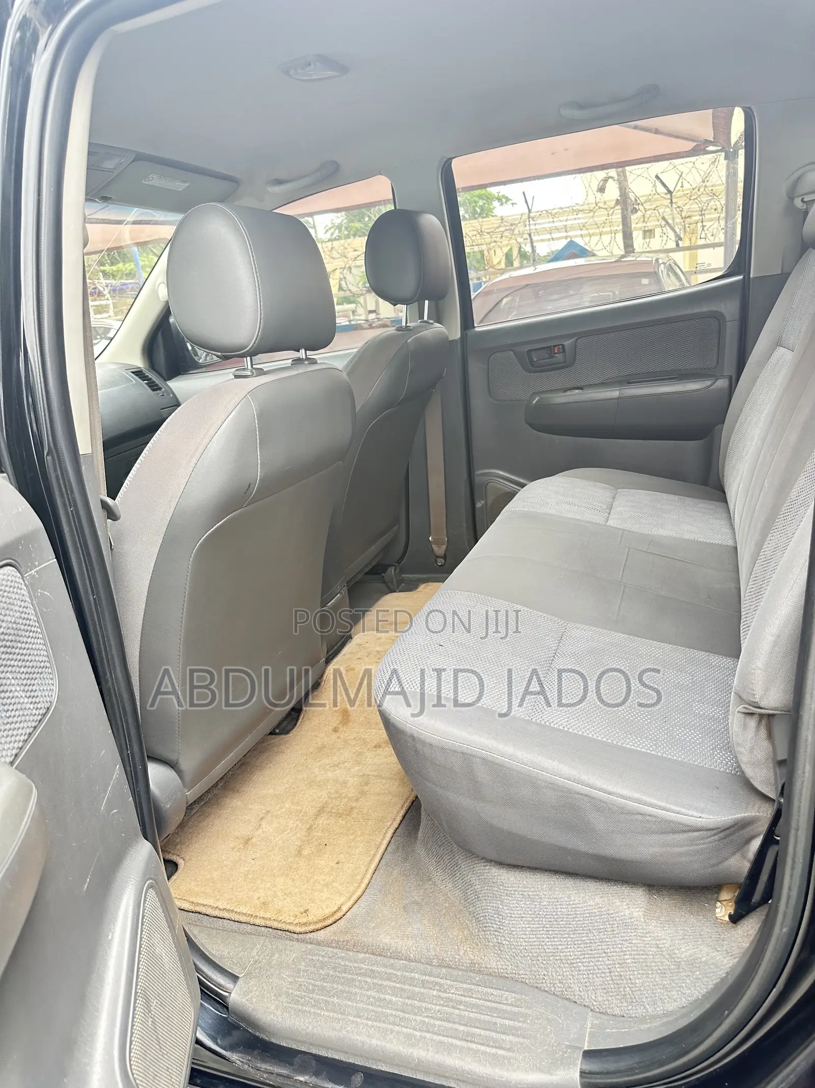 Toyota Hilux 2013 Black