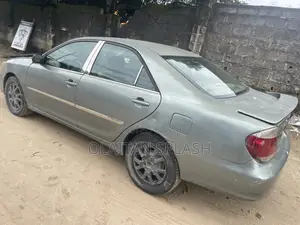 Toyota Camry 2004 Gray