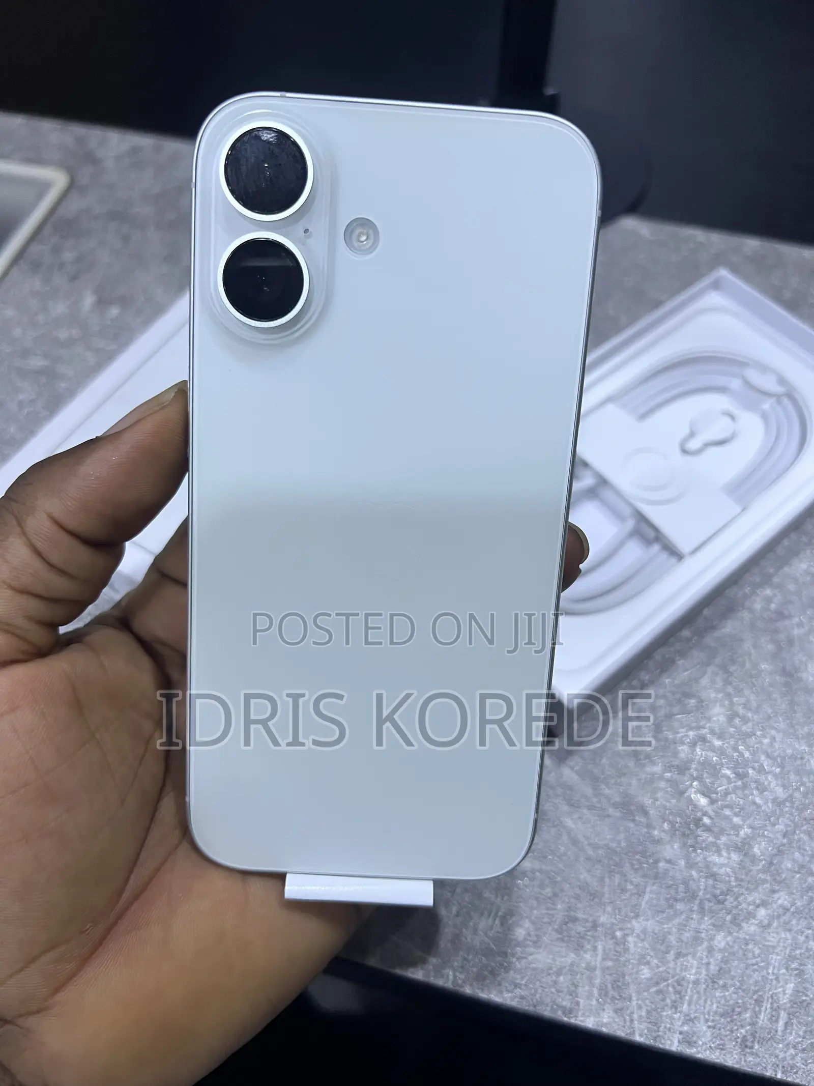 New Apple iPhone 16 128 GB White