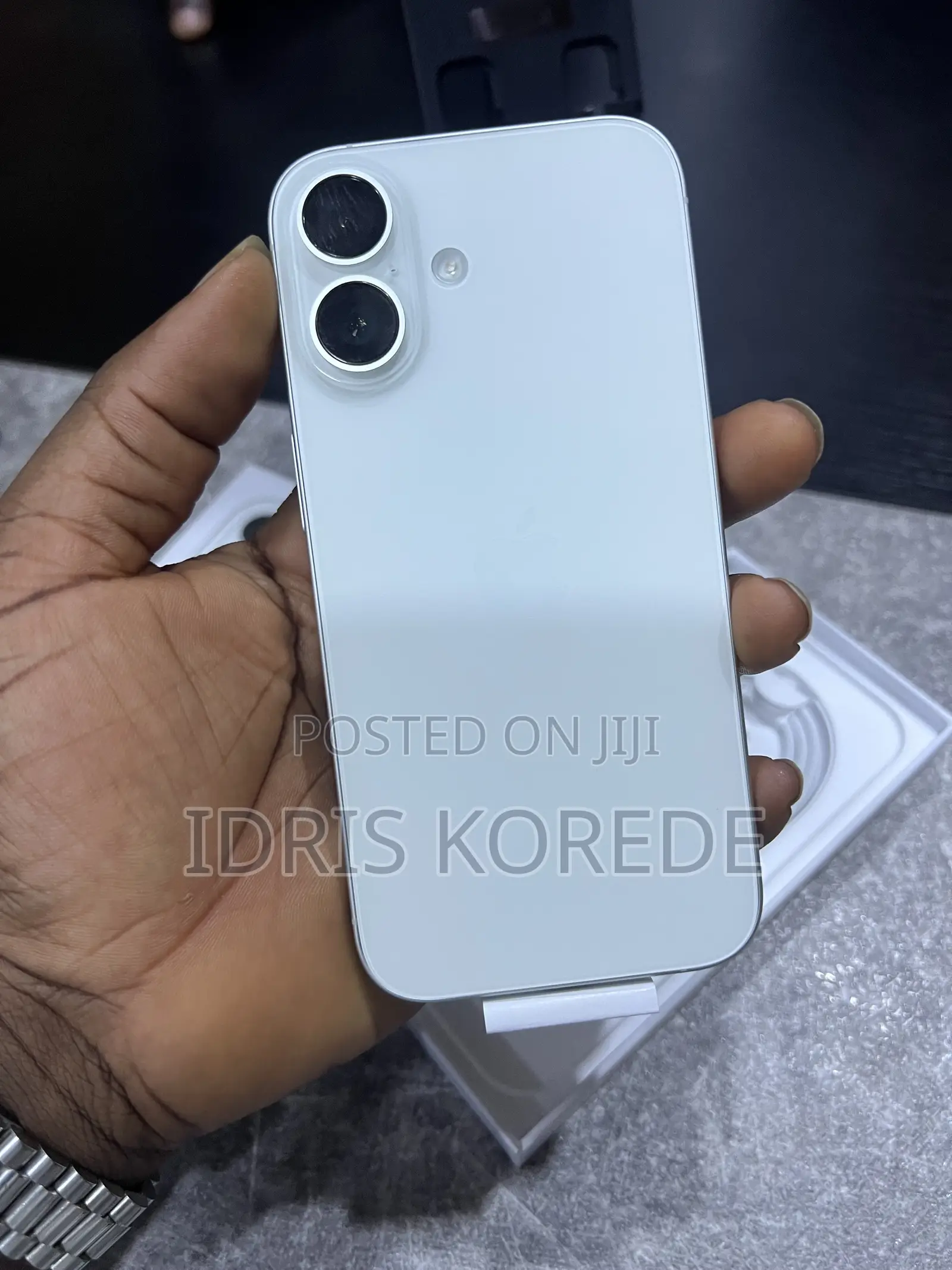 New Apple iPhone 16 128 GB White