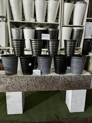 Premium Plastic Flower Pots Planters – Different Sizes Available