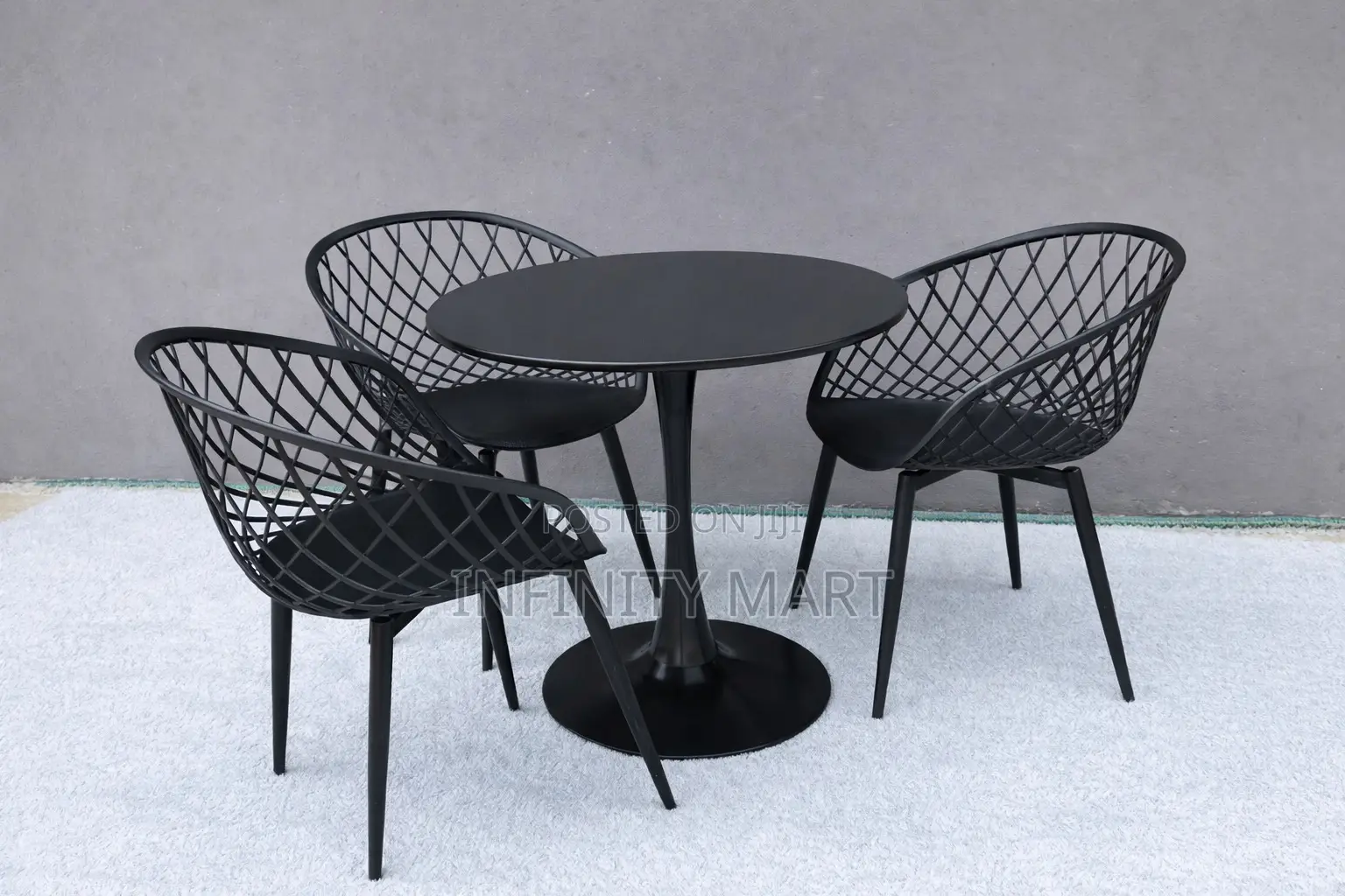 Noir Ensémble Dinning Set