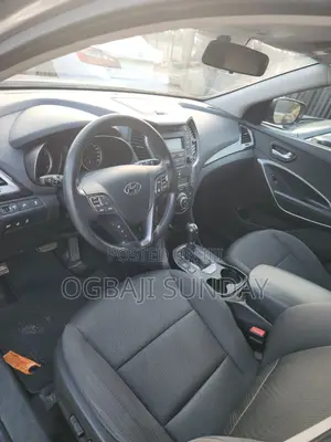 Hyundai Santa Fe Limited 4dr SUV AWD (3.3L 6cyl 6A) 2015 Gray