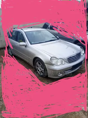 Mercedes-Benz C180 2002 Gold