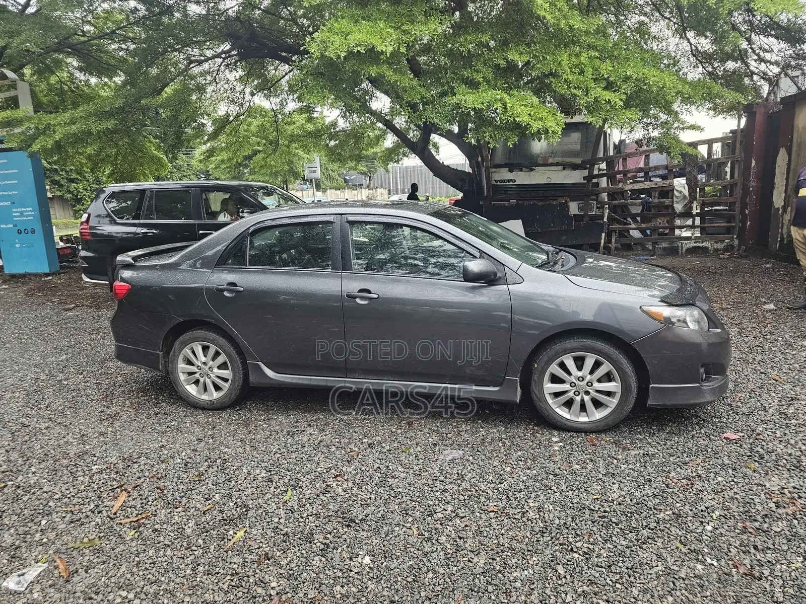 Toyota Corolla 2010 Gray