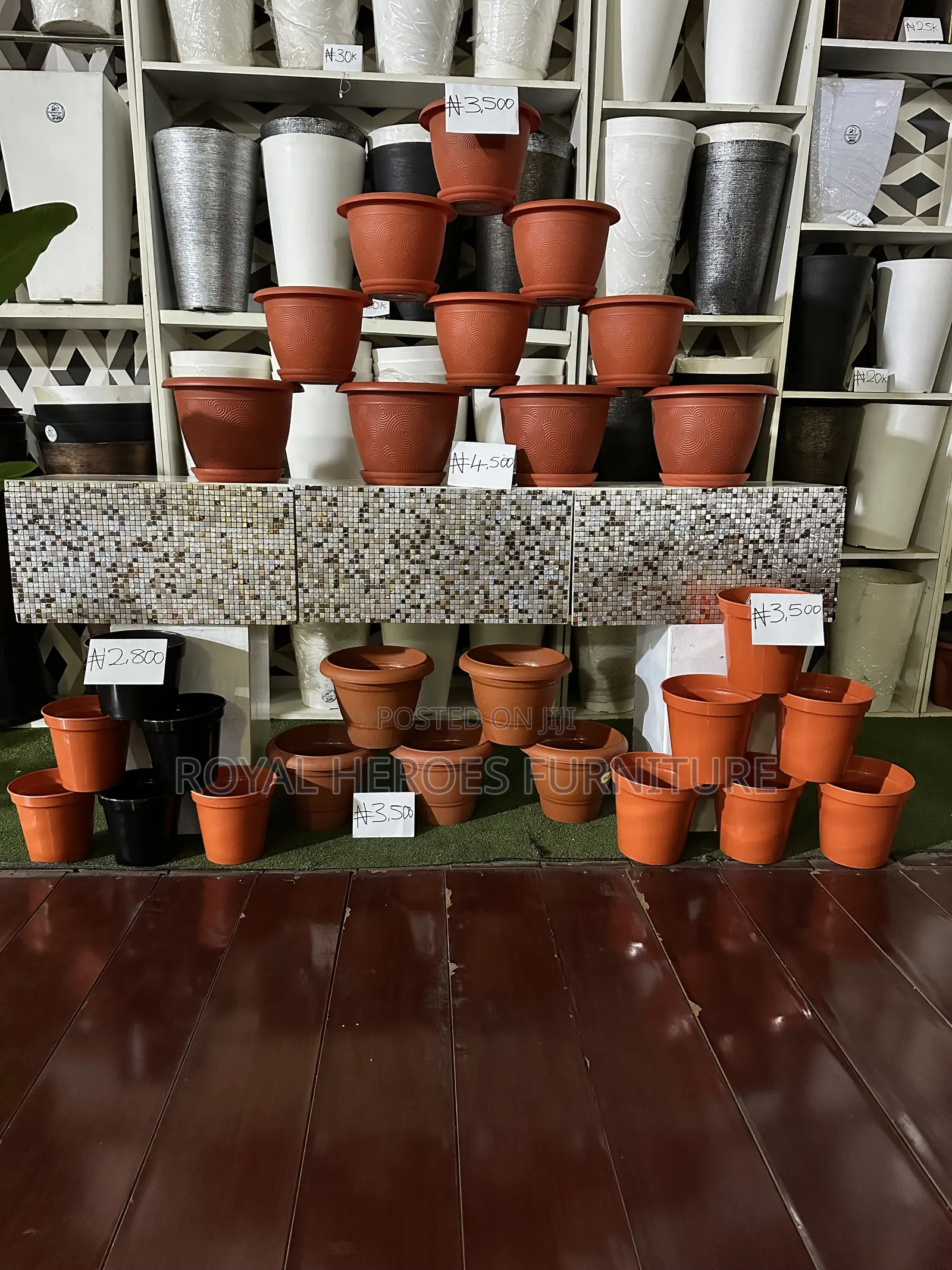 Plastic Flower Pots Planters – Different Sizes Available