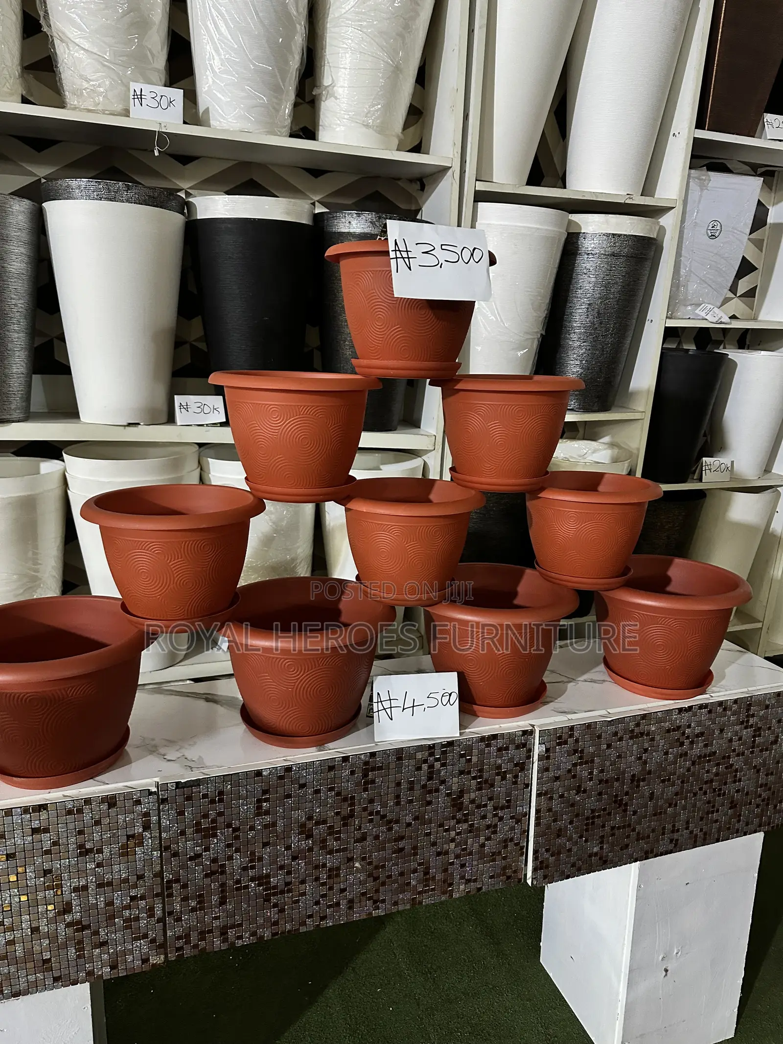 Plastic Flower Pots Planters – Different Sizes Available