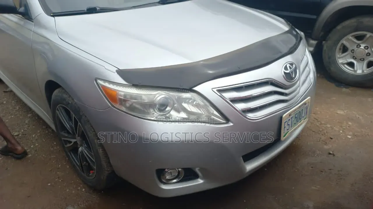 Toyota Camry 2011 Silver