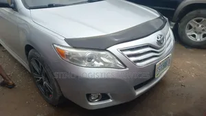 Toyota Camry 2011 Silver