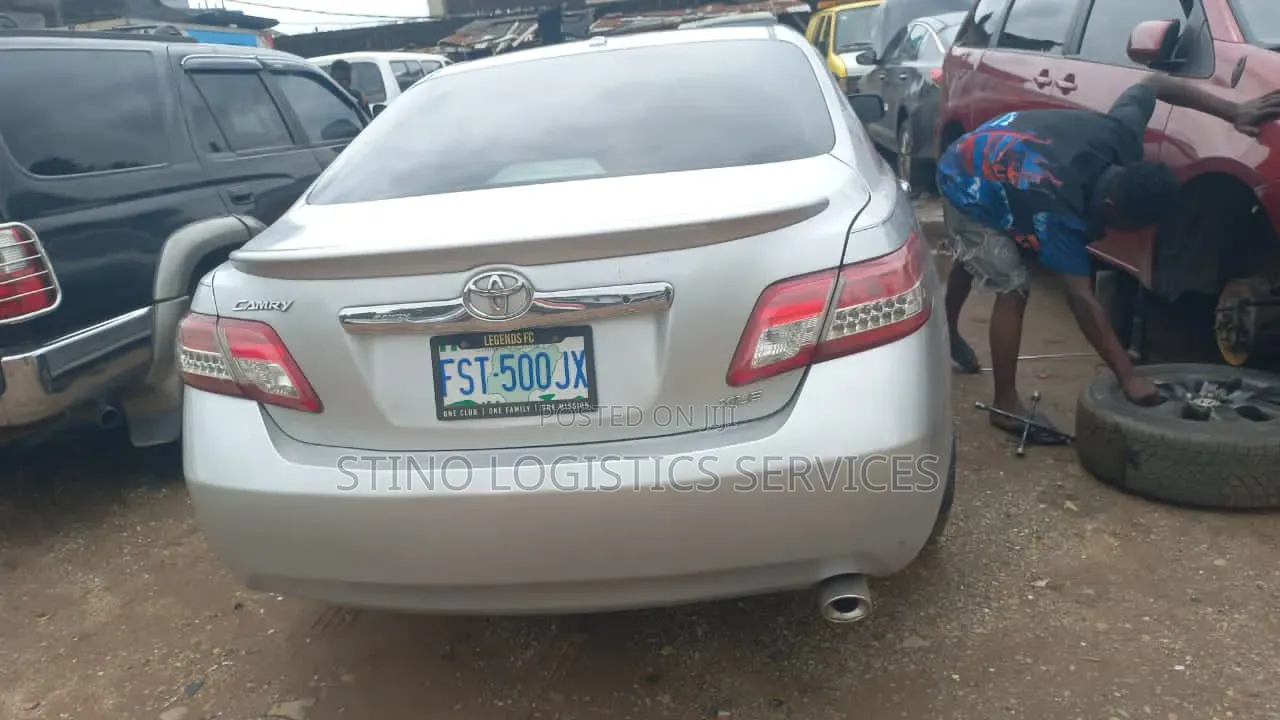 Toyota Camry 2011 Silver