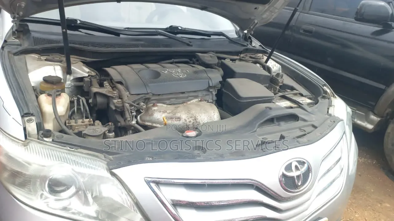 Toyota Camry 2011 Silver