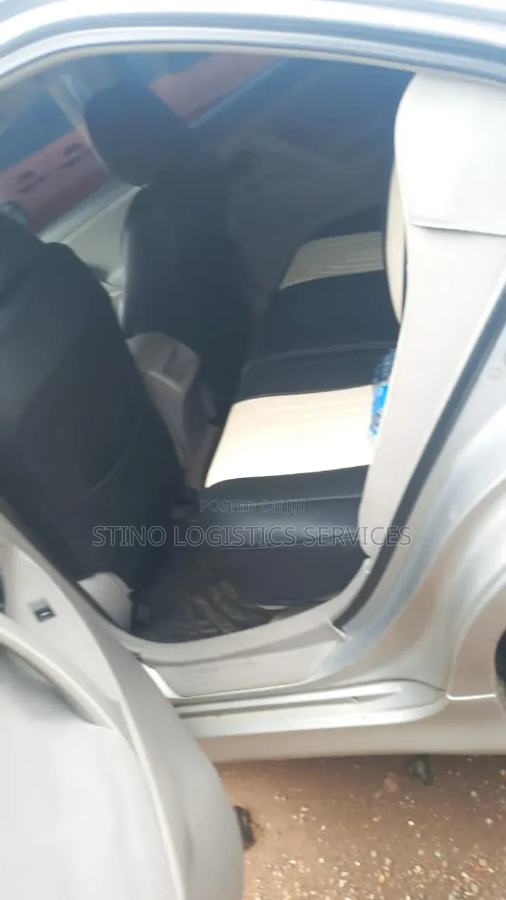 Toyota Camry 2011 Silver