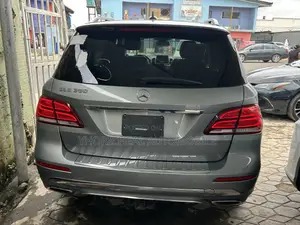 Mercedes-Benz GLE-Class 2017 Beige
