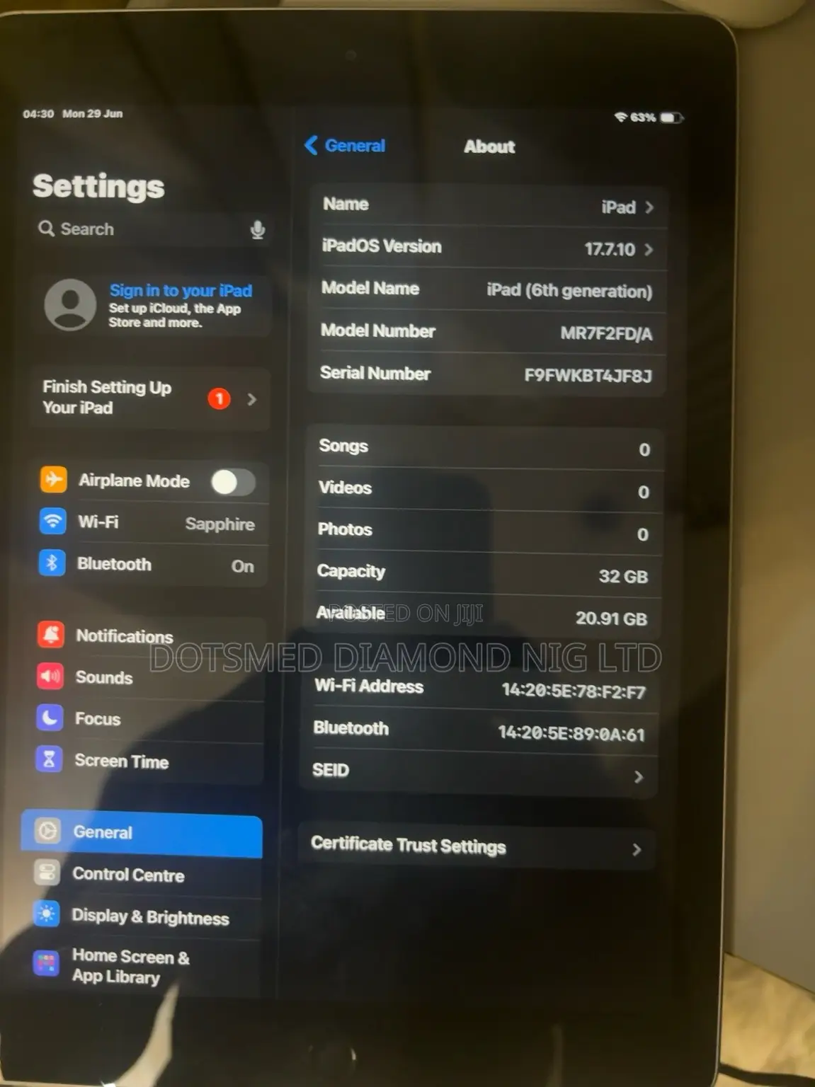 Apple iPad 9.7 32 GB Gray