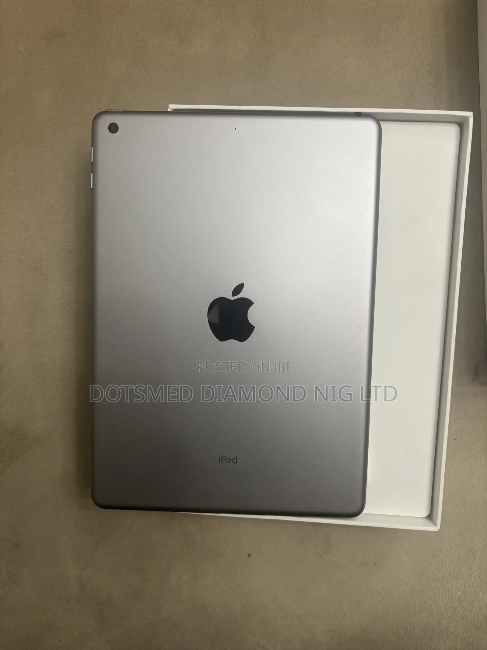 Apple iPad 9.7 32 GB Gray