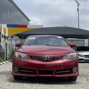 Toyota Camry SE 4dr Sedan (2.5L 4cyl 6A) 2014 Red