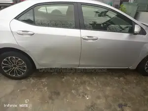 Toyota Corolla 2015 Silver