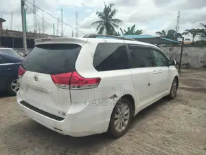 Toyota Sienna 2014 White