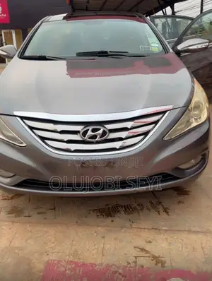 Hyundai Sonata Limited 2.0T Sedan (2.0L 4cyl 6A) 2013 Gray