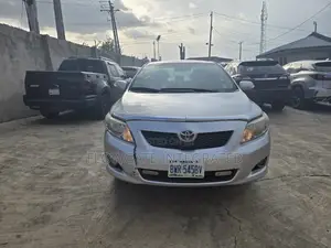 Toyota Corolla 2010 Silver