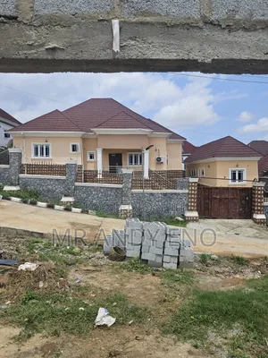3bdrm Bungalow in Sabon Lugbe for sale