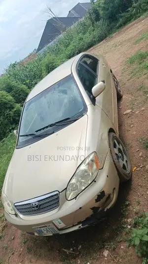 Toyota Corolla 2004 Gold