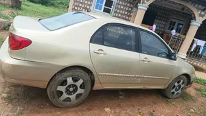 Toyota Corolla 2004 Gold