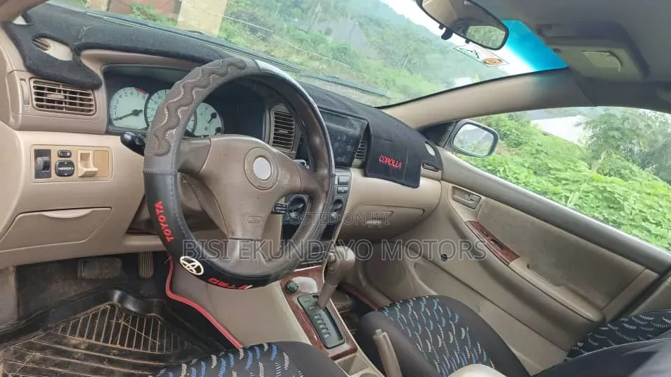 Toyota Corolla 2004 Gold