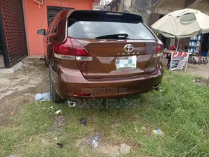 Toyota Venza 2011 Gold