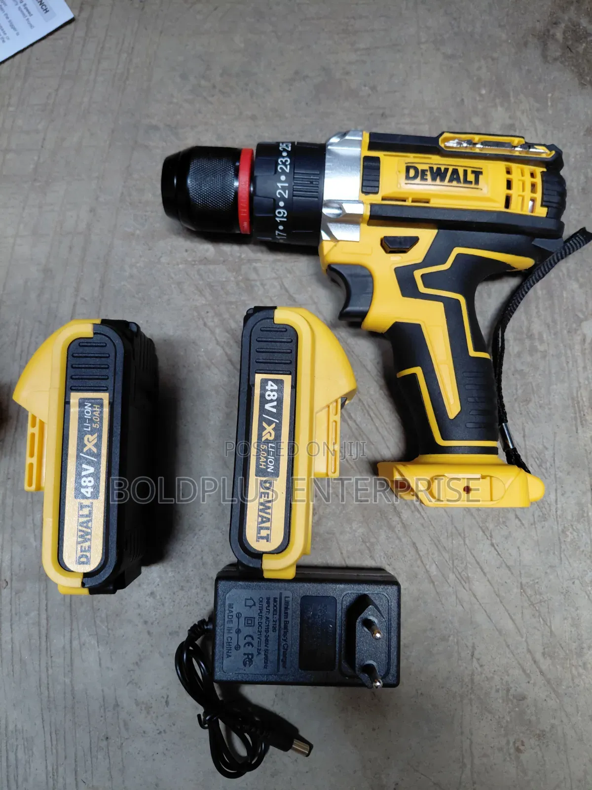 48 Volt Dewalt Screwing Machine
