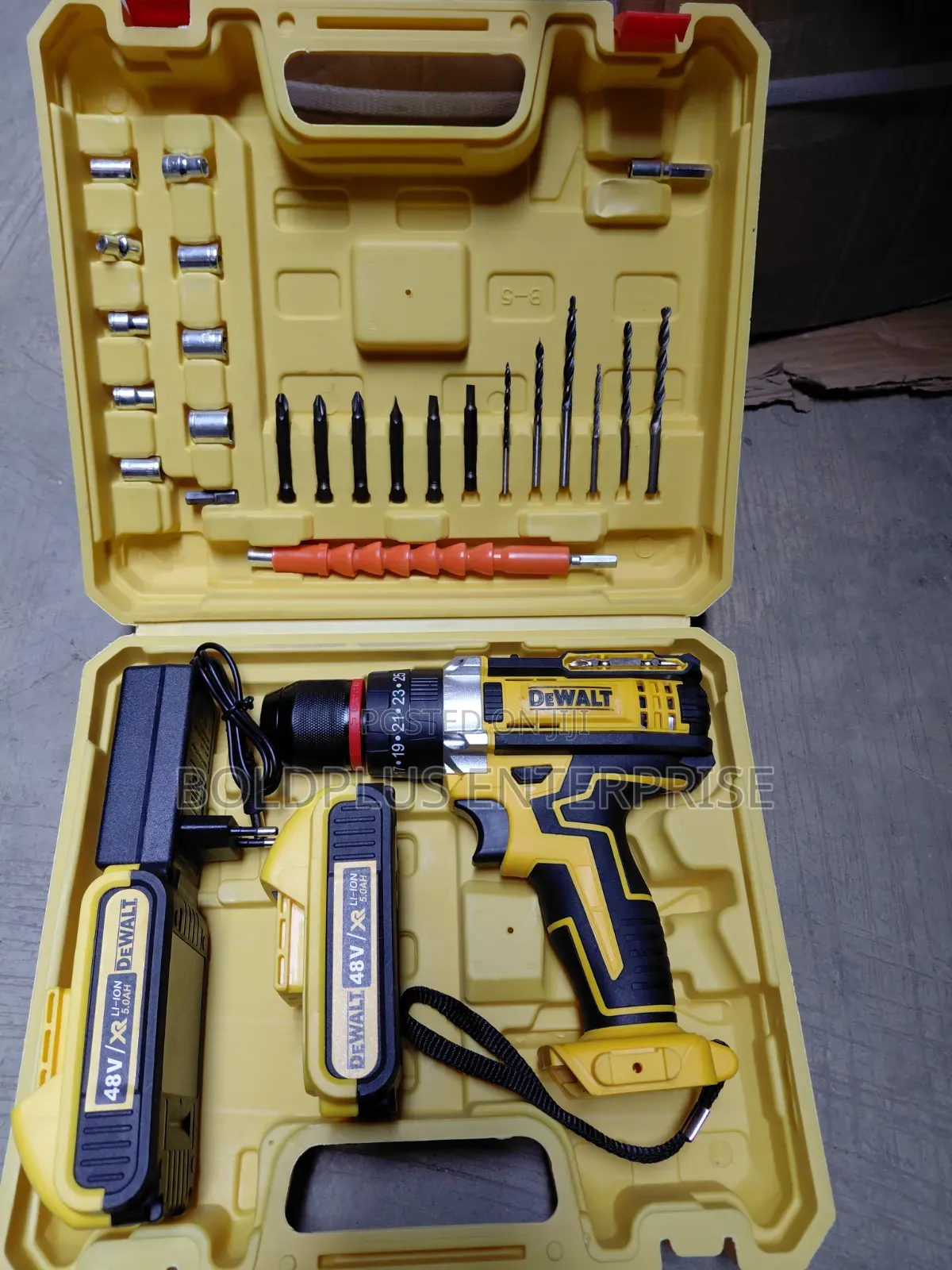 48 Volt Dewalt Screwing Machine