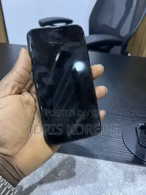 Apple iPhone XR 64 GB Black