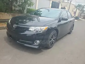 Toyota Camry SE 4dr Sedan (2.5L 4cyl 6A) 2014 Black