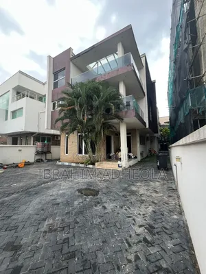 5bdrm Duplex in Banana Island for rent