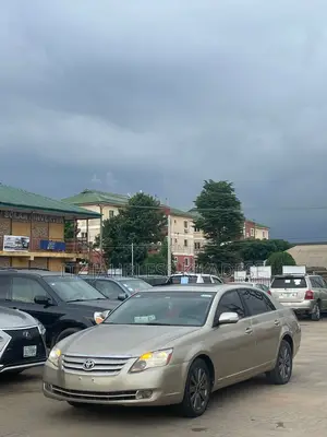 Toyota Avalon 2006 Gold