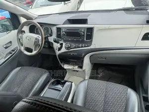 Toyota Sienna 2012 Blue