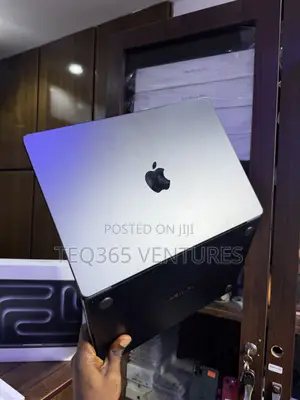 New Laptop Apple MacBook Pro 24GB Apple M5 Pro SSD 1T