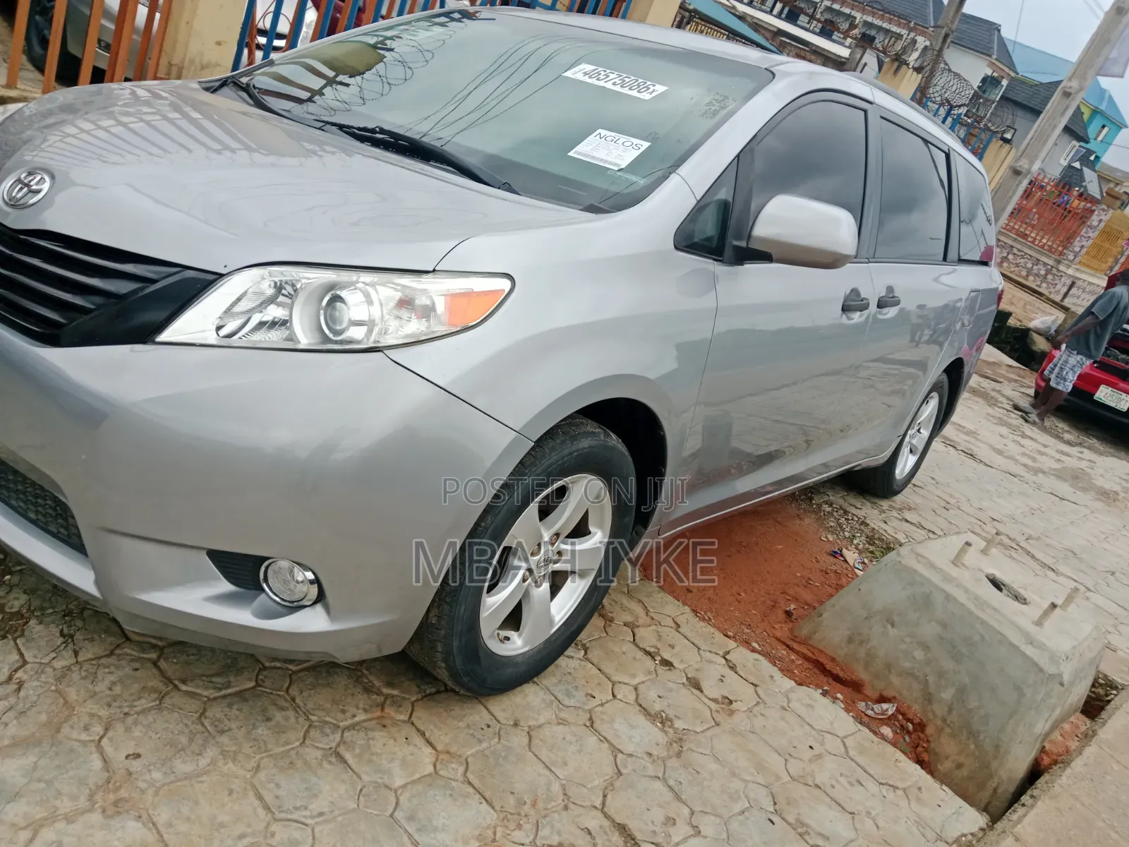 Toyota Sienna 2017 Blue