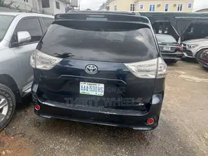 Toyota Sienna 2012 Blue
